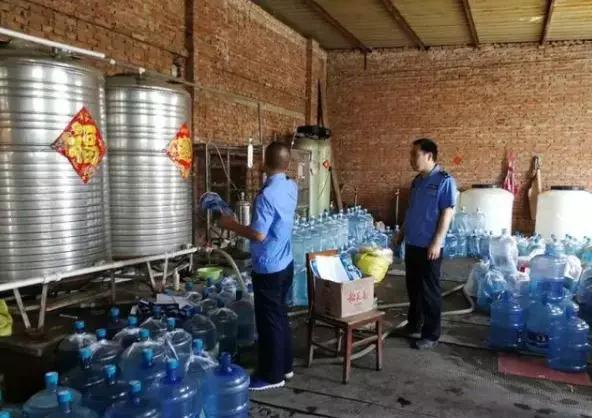 你還在喝桶裝水嗎？直飲水設(shè)備真香